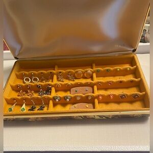 Fashion Jewelry. Set of 19 Pierced Earrings.